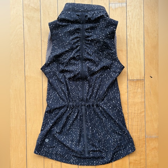 EUC 🍋 Lululemon Go The Distance Vest - Picture 13 of 16
